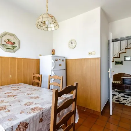 In 39513 Apartment