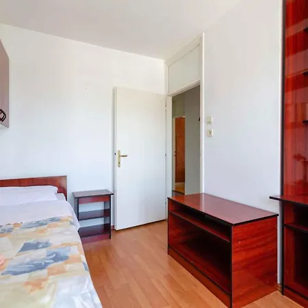 In 39513 Apartment *