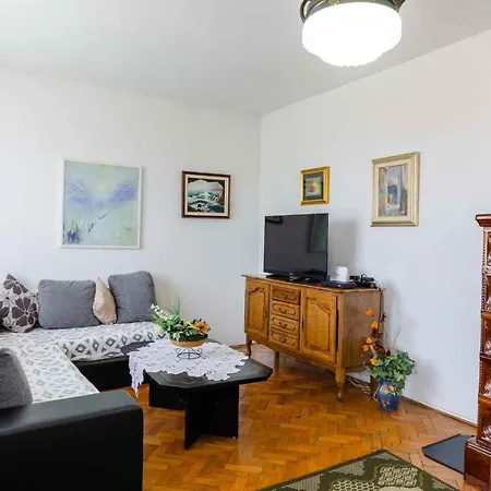 In 39513 Apartment